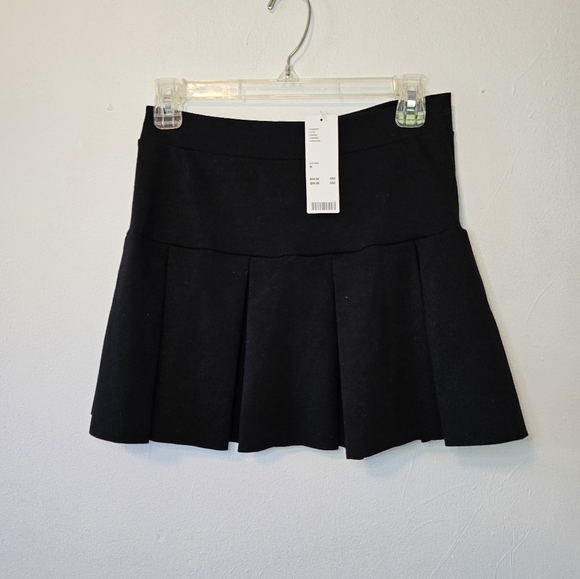 Urban outfitter pleated skirt - Picture 2 of 4
